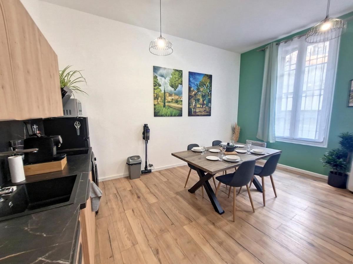 Nimes: Appartement L'Auguste Centre-Ville. Exterior photo